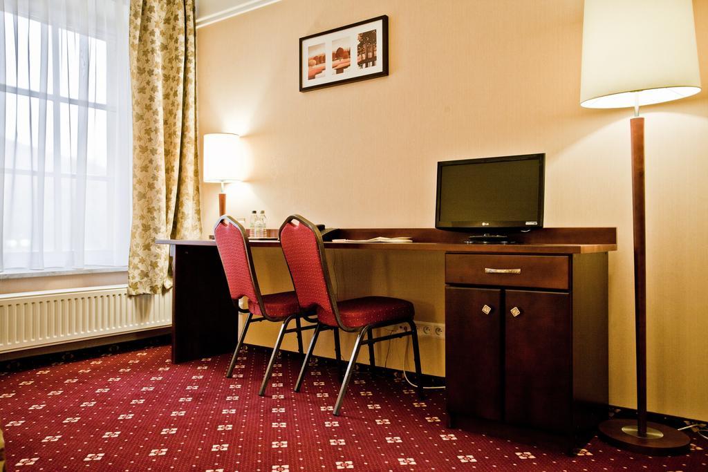 Hotel Stara Szmergielnia Bielsko-Biala Ruang foto