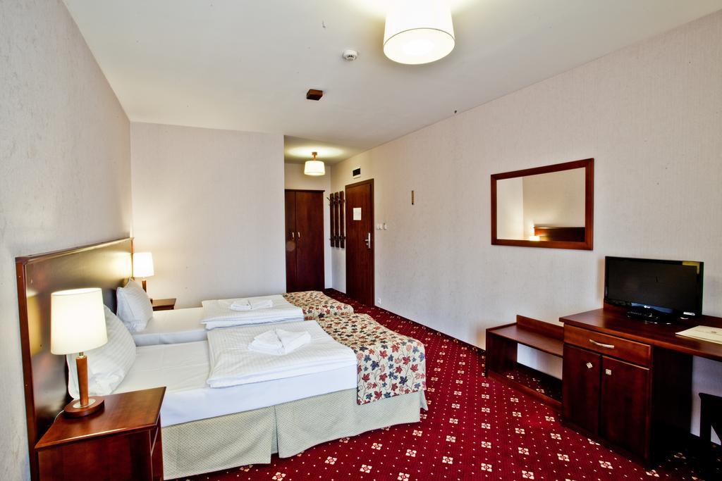 Hotel Stara Szmergielnia Bielsko-Biala Ruang foto