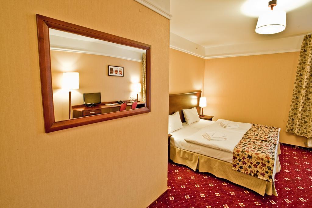 Hotel Stara Szmergielnia Bielsko-Biala Bagian luar foto