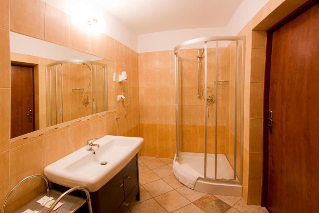 Hotel Stara Szmergielnia Bielsko-Biala Ruang foto
